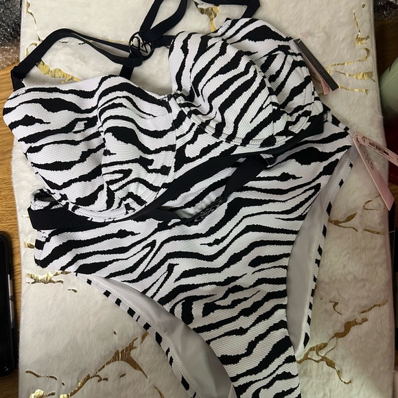 Victoria’s Secret Zebra Print Set Sz: M - Picture 2 of 8